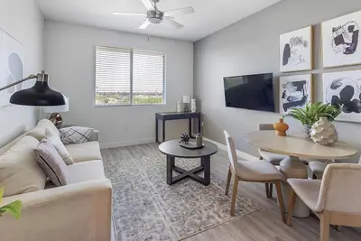 Image de Landing | Incredible 2bd, Clubhouse, Yoga Studio