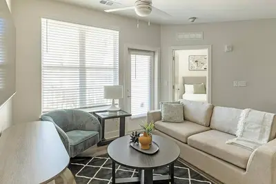 Image de Landing | Chic 2bd, Yoga Studio, Pool