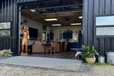 Image de Peaceful Lakeside Cabin with Campsite Access Nature Lover’s Getaway in Stanford