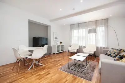 Comfy Central Apartment