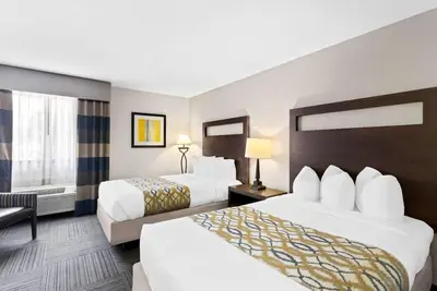 Image de 3 Comfy Units with Easy Access to City, Shops & Restaurants - Free Breakfast!