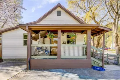 Image de Charming 2-bedroom cottage in nice Coeur d'Alene with WiFi, Ac & Hot Tub