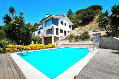 Image de Villa Exclusive avec Piscine Privée près Barcelone