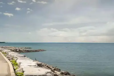 Image de Hotel in Grimsby - Comfortable Stay Near Niagara Falls with Free Breakfast