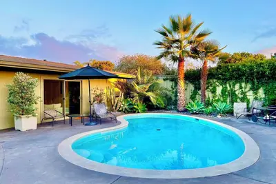 Image de Your dream home! 3-bedroom house + guest house & pool in  Carpinteria.