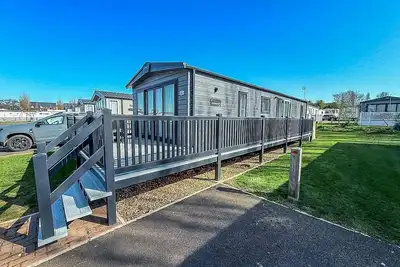 Image de Amazing caravan with decking at Manor Park in Hunstanton ref 23010Ha