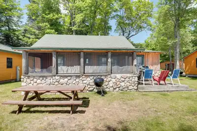 Image de South Twin Lake Cabin w/ Seasonal Dock & Slip!