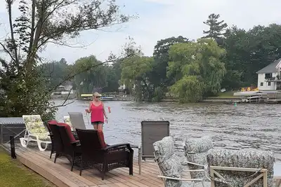 Image de Summersands Riverfront Cottage. Located on the Nottawasaga River Wasaga Beach On