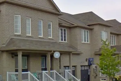 Image de Spacious 4-bedroom townhome in enchanting Brampton with Ac, WiFi