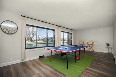 Image de Simonton Lake house with Pontoon, Kayaks, Ping Pong, Fire Pit, + Outdoor Darts