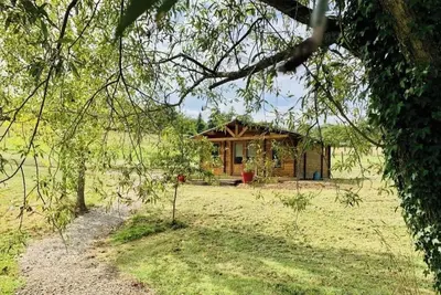 Image de Chalet tout confort nature, étang de pêche, piscine et jacuzzi en saison