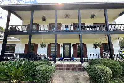 Image de Southern Charm House Min From Shopping & Beaches