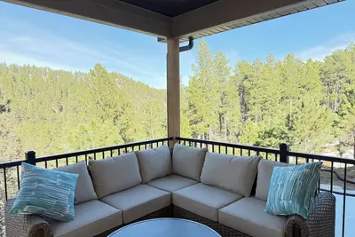 Image de Spacious Black Hills Home