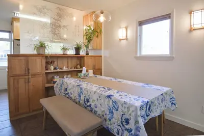 Image de Entire House in East Van Close to Skytrain Station