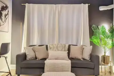 Image de Stylish & Cozy #3 - 8 mins to Dca & Washington Dc