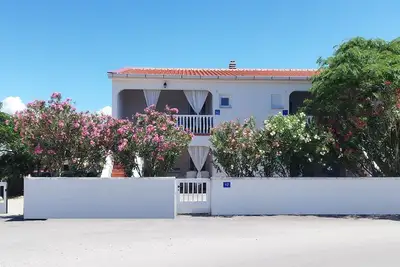 Image de Appartement de deux chambres avec la terrasse Vir (A-24066-c)