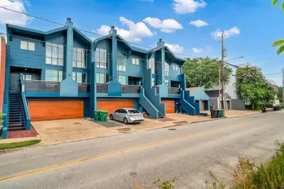 Image de 2 Large Homes in Houston - Huge Pool - Ev Charging