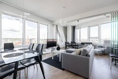 Image de Stunning Views 2br Apt with Sauna & Best Location