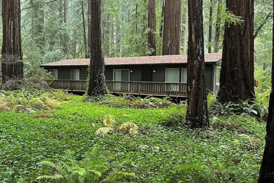 Image de Charming 2-bedroom modular home in Redway surrounded by State Parks.