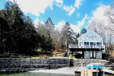 Image de Skaneateles Lakeside Retreat w\/Panoramic views!