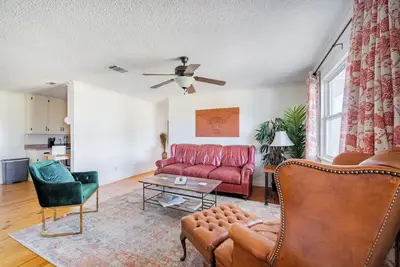 Image de Big Private Hill Country Oasis - Ideal for Groups / Family Getaways