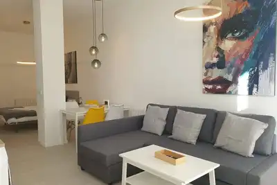 Image de Estudio a estrenar con vestidor