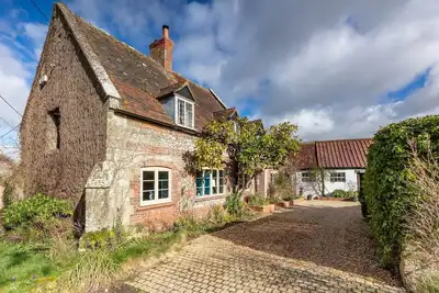 Image de Beautiful Cottage w/ Large Garden & Parking