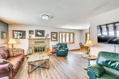 Image de 1/2 Mi to Dtwn: Pierre Family Home w/ Patio