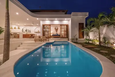 \"Biari\" Modern & Luxurious 3br  - Canggu Beach