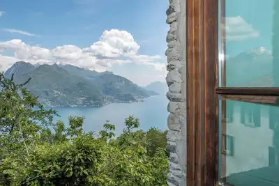 Image de Charming And Stunning Balcony On Como Lake