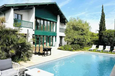 Image de Biarritz / Quartier Lac Marion, Grande Maison Avec Jardin Et Piscine