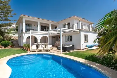 Image de Spacious 3br Villa with Private Pool and Sea Views