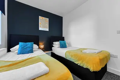 Image de 2-Bed Apartment Close to Town Centre and Transport