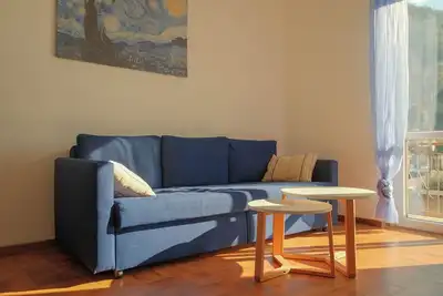 Image de 🏡 Bright Three Bedroom Apartment with Mountain View - Perfect for Families 🌿