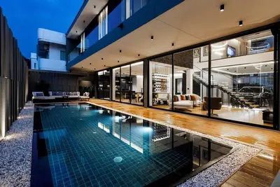 Modern Luxury Villa 5br with Private Pool in Pattaya 1 Minutes to the Beach
