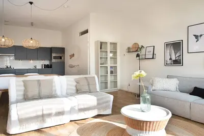 Image de Appartement moderne avec vue sur le port à Scheveningen.