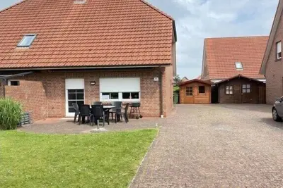Image de Maison de vacances à Berum avec piscine