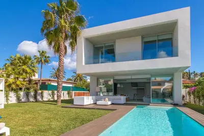 Image de Villa bord de mer avec piscine