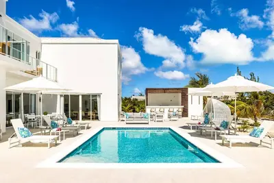 Image de Caicos Cove Villa, Zen Bath, Private Pool & Lounge