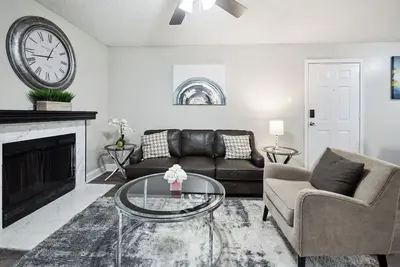 Image de 25% Off Upgraded 2bd - Pool - Dfw South 183/161 - i015