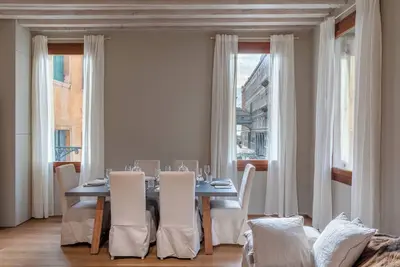 Image de Bridge of sighs luxurious apartment