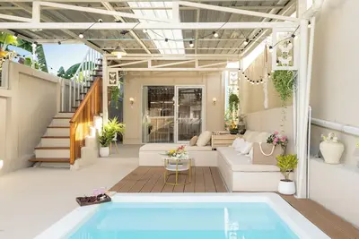 Image de 3-bedroom Boho Pool Villa  in Rawai Phuket with private pool & sunset rooftop