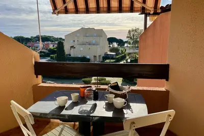 Image de Appartement moderne 2 pièces avec balcon et parking à La Londe-les-Maures
