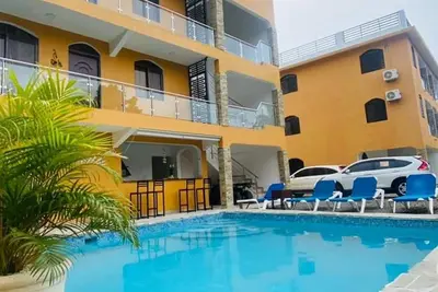 Image de 2bd guest-friendly apt with pool, near everything