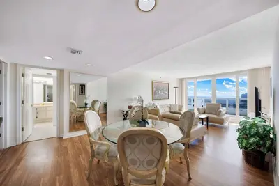 Image de Spacious 3br | Bay Overlooking Balcony | StayCozy