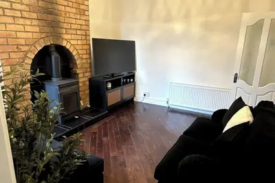 Image de Modern 5 bedroom | Close to M6 | Fast Wi-Fi