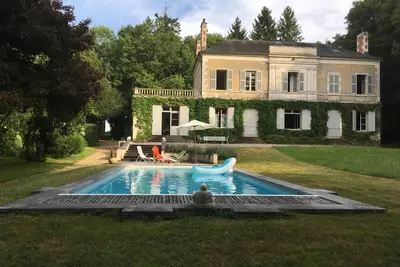 Image de Gentilhommière du Berry, piscine et tennis