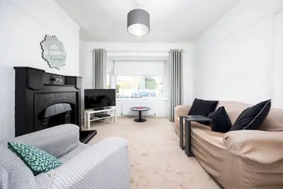 3-Bed Home in Rialto – 10 Min to Dublin City
