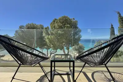 Image de A15. Superbe vue mer face à la plage