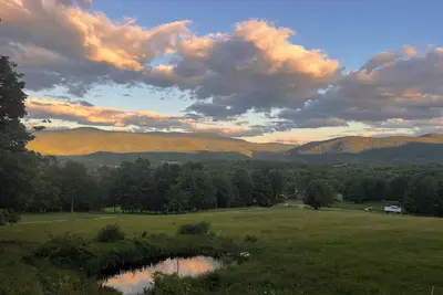 Image de Modern Home Overlooking Mt. Greylock, Williamstown!